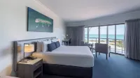 Ocean Centre Hotel