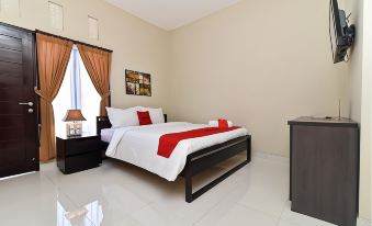 RedDoorz Plus Near Jalan Imam Bonjol Denpasar