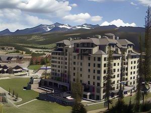 Summit Hotel at Big Sky Resort