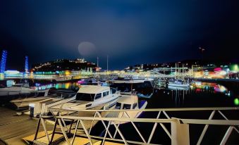 Harbour Breeze - Contemporary Waterside Bolthole on Torquay's Iconic Marina