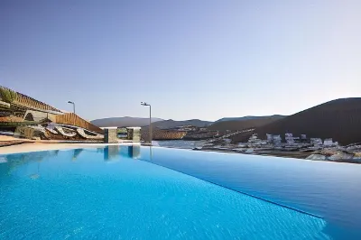 EmGard Suites Kythnos Hotels near Ammoudáki