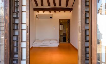 Gyeongju Stone Lantern Home Hanok Stay