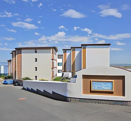 Westbeach Holiday Apartments