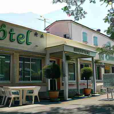 Hôtel Restaurant les Chênes Hotel Exterior