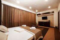 Meridian Hotel dekat Bandara Sary-Arka