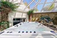 Les Jardins de la Muse, Piscine Couverte, Spa et Fitness Hotel di Le Loroux-Bottereau