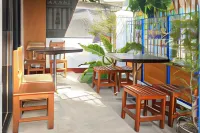 RedDoorz Plus @ Alun Alun Nganjuk Hotel a Nganjuk Sub-District