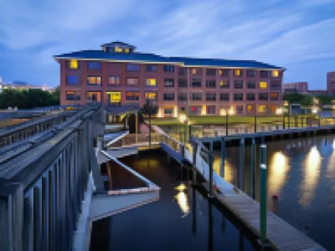 เบสท์เวสเทิร์นพลัส โคสต์ไลน์อินน์ โรงแรมในวิลมิงตัน