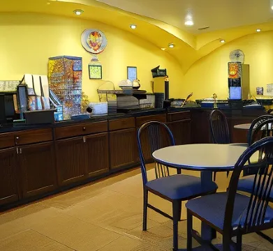 Super 8 by Wyndham Colby