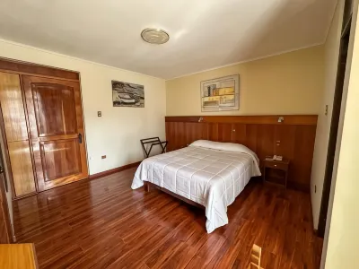 Amaru Hotel Hoteles cerca de Museum of History and Weapon