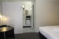 Central Coast Motel Hotels in der Nähe von Alison Homestead