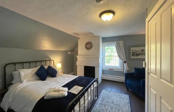 石爐旅館和餐館