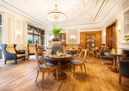 Best Western Premier Grand Hotel Russischer Hof Отели рядом с достопримечательностью «University of Weimar»