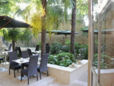 ホテル スパ ル カレンダル アルルのホテル