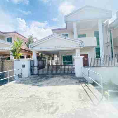 JYB Coliving Hotel Exterior