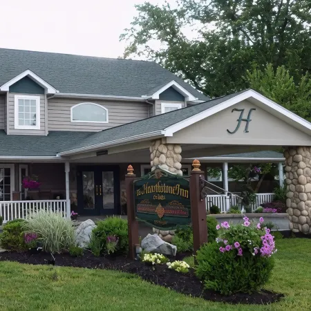 Hearthstone Inn & Suites