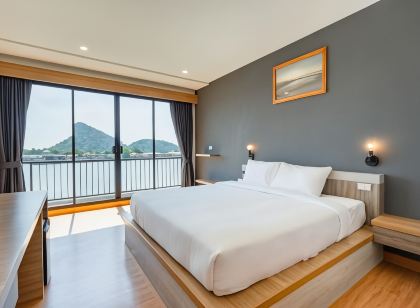 The Blue C Donsak Hotel