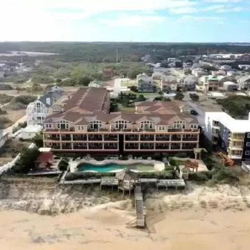 Sandy Haven - Outdoor & Indoors Pools, Hot Tub, and Private Beach Access.