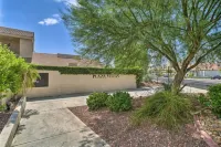 Palm Springs Retreat w/ Pool Access, Near Downtown - appartements de vacances