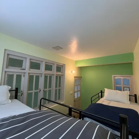 Zu-Zu Hostels