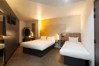 B&B Hotel PARIS GENNEVILLIERS ASNIERES Hôtels à proximité de : Asnières-Sur-Seine