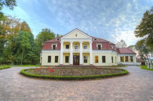 Dwór Słupia Hotels in Belchatow