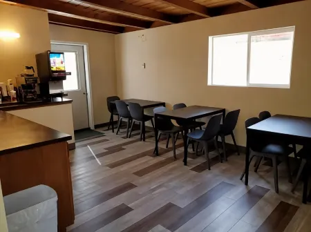 Bristlecone Motel Отели рядом с достопримечательностью «Ely Renaissance Village»