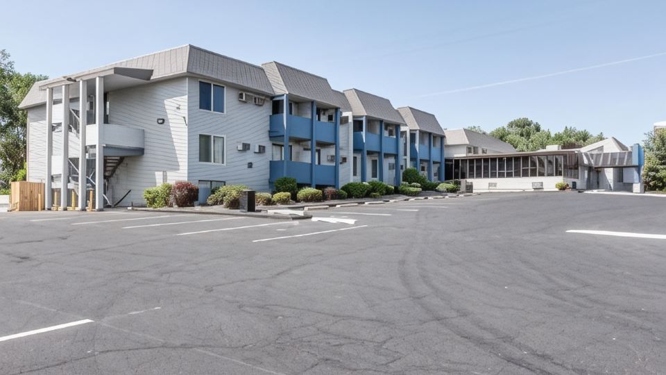 Days Inn & Suites by Wyndham Spokane