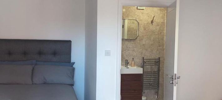 Studio Self Contained Flat Free Parking Hotels in Nottingham