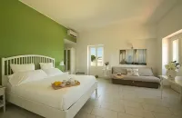 Isola Charm B&B - A Historic Villa Near Punta Del Pero Beach فنادق في Plemmirio