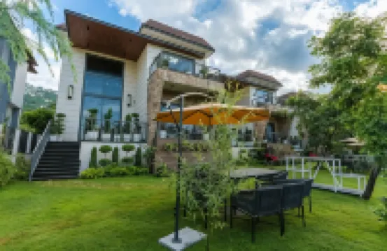 Aura Luxury Stays