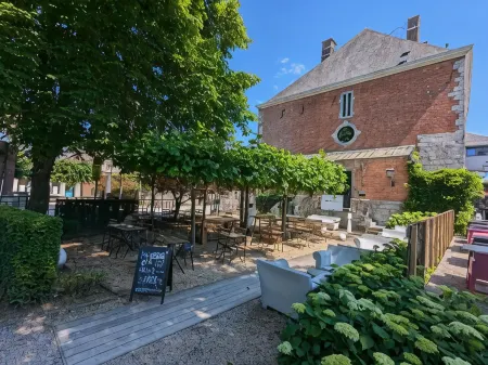 Hôtel le Manoir Отели в г. Champlon