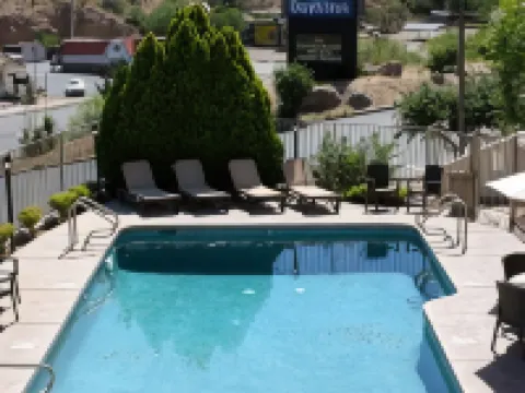 デイズ イン バイ ウィンダム グローブ グローブのホテル