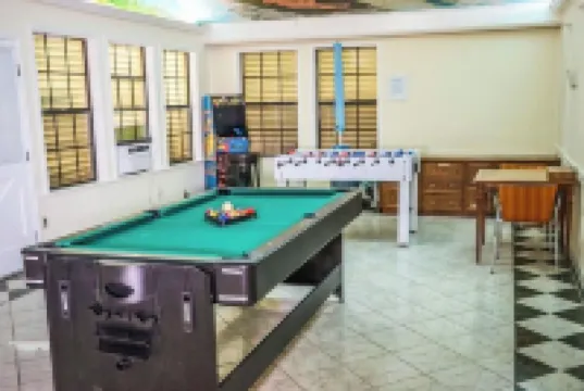 Galveston beach house - 1 block from the beach