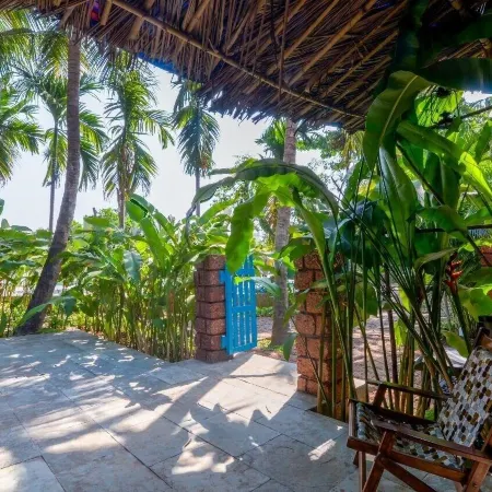 Jomo Resort Отели рядом с достопримечательностью «Алибаг Бич»