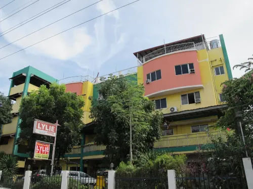 โรงแรมไลลี่