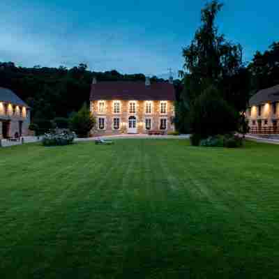 Domaine de la Pommeraye Chambres & Spa Hotel Exterior