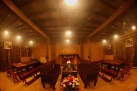 Dinh Da H'Mong - Karsterly Rock Lodge Hotel di Đồng Văn