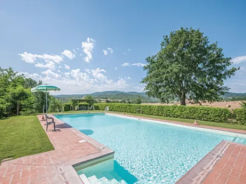 Scenic Apartment in Casole D Elsa with Pool