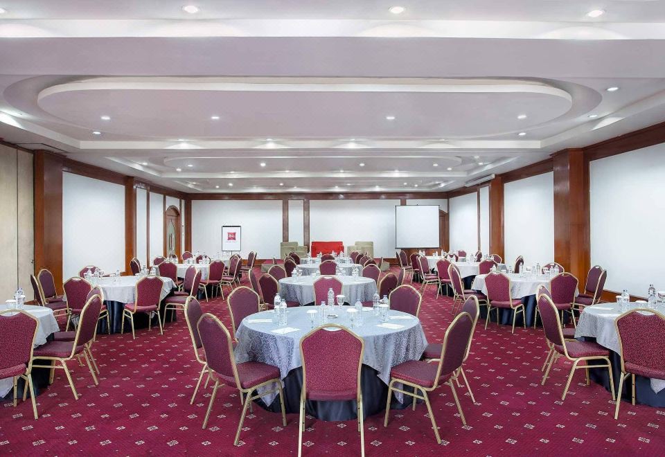 Hotel Horison Arcadia Heritage Surabaya의 객실 내부 이미지