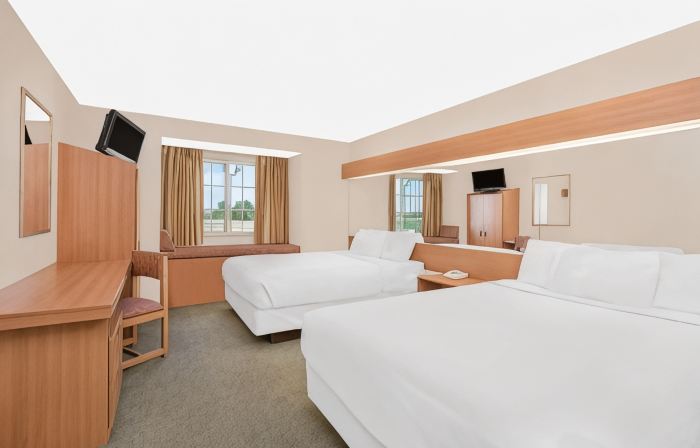 Microtel Inn & Suites by Wyndham Colfax/Newton