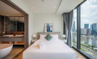 Metropole Residences Luxury Suite
