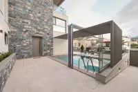 Mgk Complex Suite with Private Pool Ligaria,Made - Pools