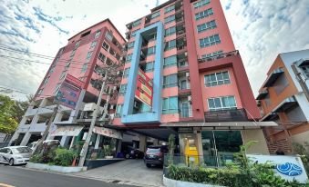 Aryan Suites Hotel