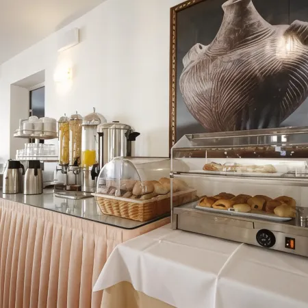 Katerina Hotel Отели рядом с достопримечательностью «Пляж Плака»