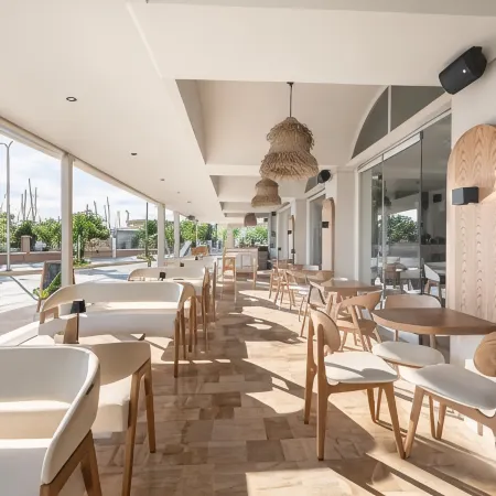 Zephyros Hotel