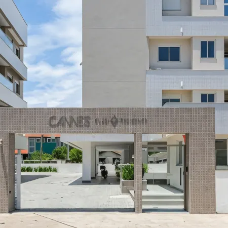 Cannes Club by Viva - Residencial a 200m da Praia Ingleses do Rio Vermelho Отели рядом с достопримечательностью «Пляж Брава»