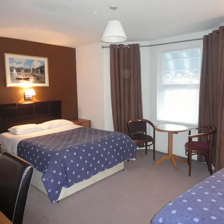 Warwick Lodge