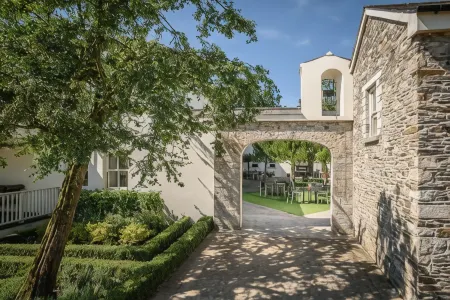 Tulfarris Hotel and Golf Resort Отели в г. Tulfarris