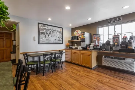 Super 8 by Wyndham Douglas, WY Отели в г. Дуглас